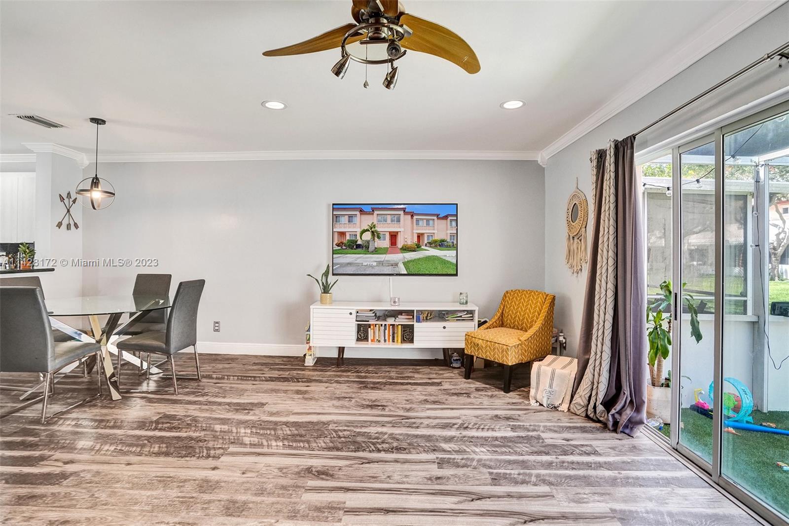 CHAPEL TRAIL II - Residential Lease