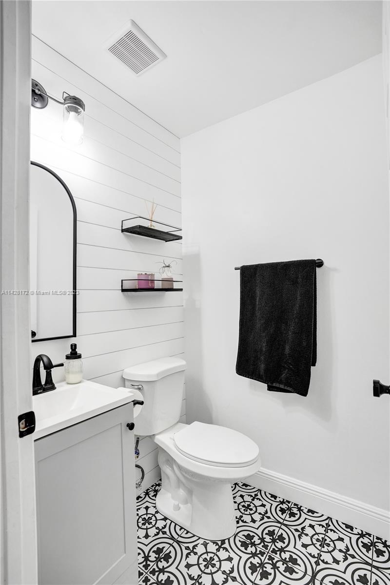 CHAPEL TRAIL II - Residential Lease