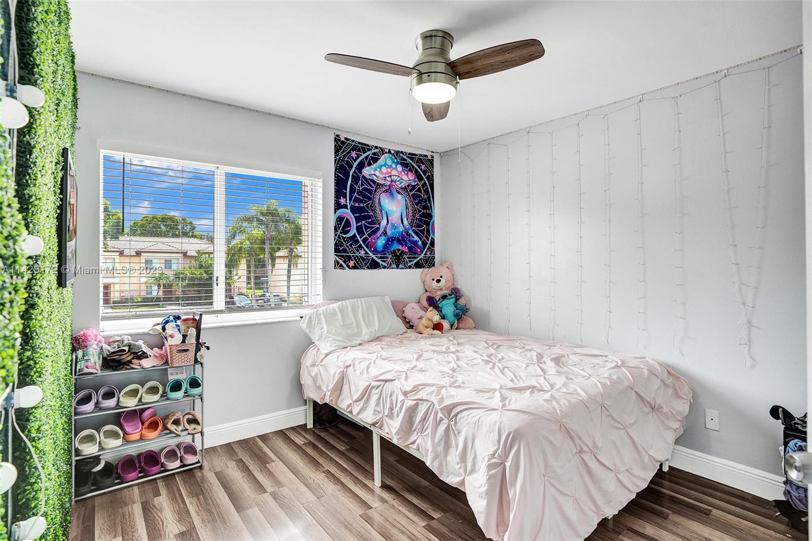 CHAPEL TRAIL II - Residential Lease