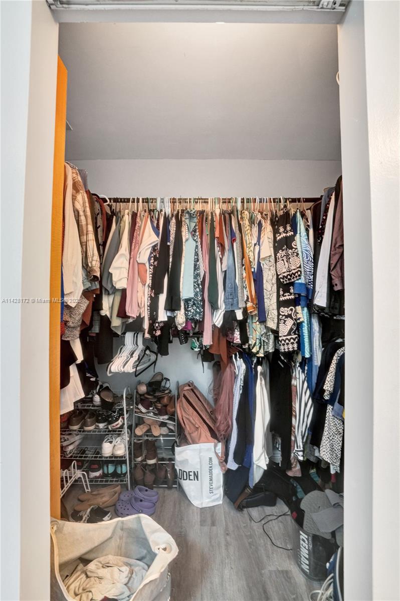 CHAPEL TRAIL II - Residential Lease