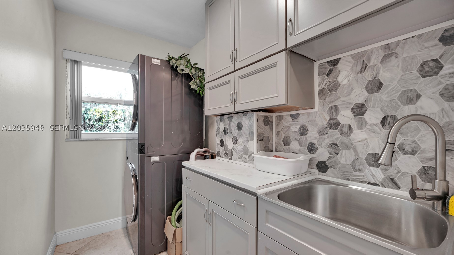 KENSINGTON - Residential