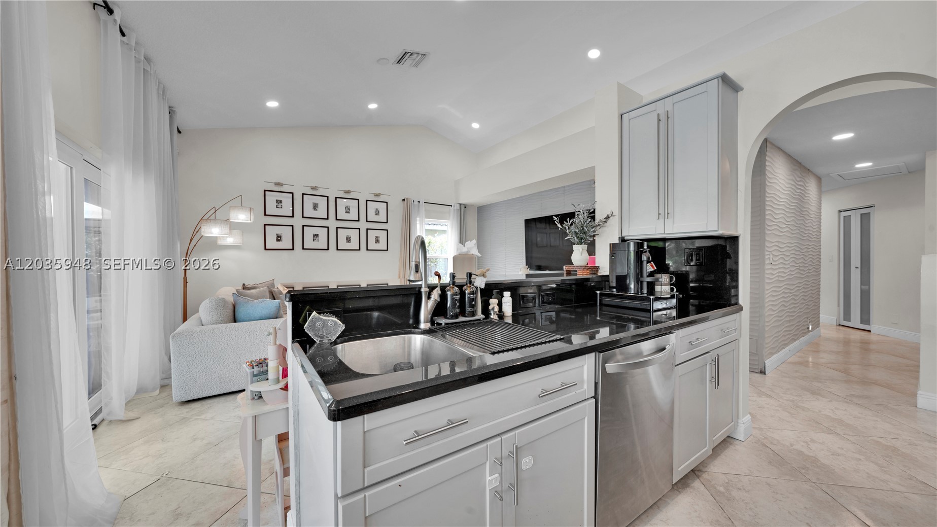 KENSINGTON - Residential