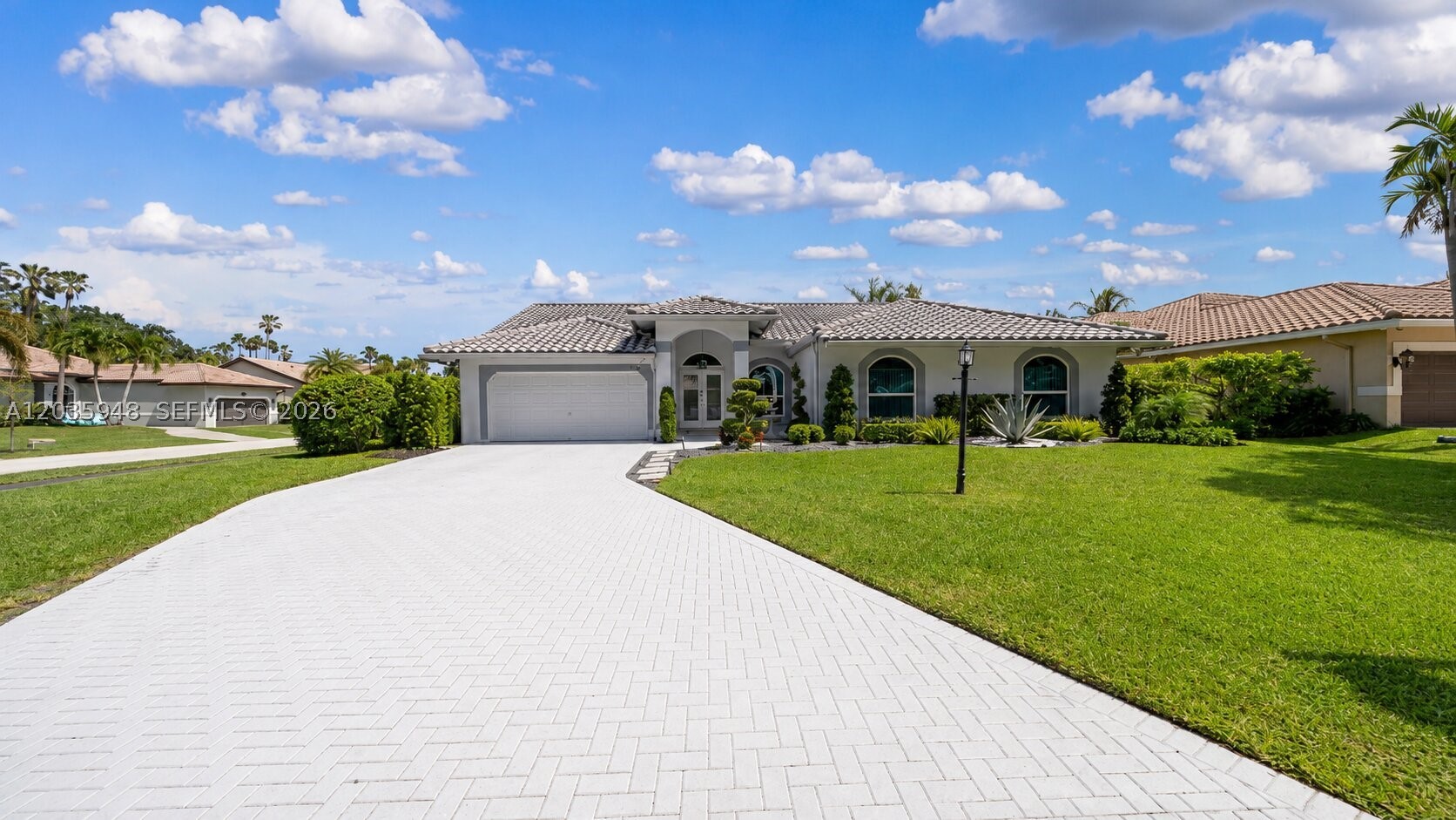 KENSINGTON - Residential