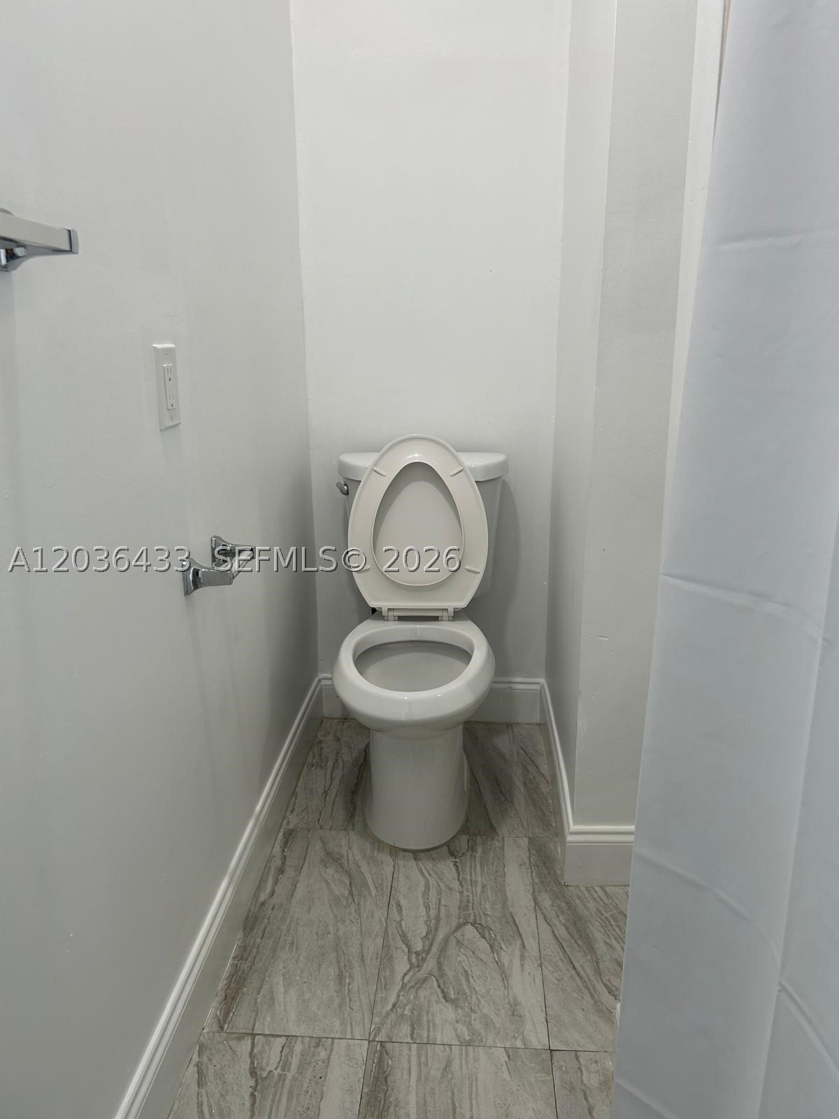 MONACO ESTATES AT KENDALL - Residential Lease