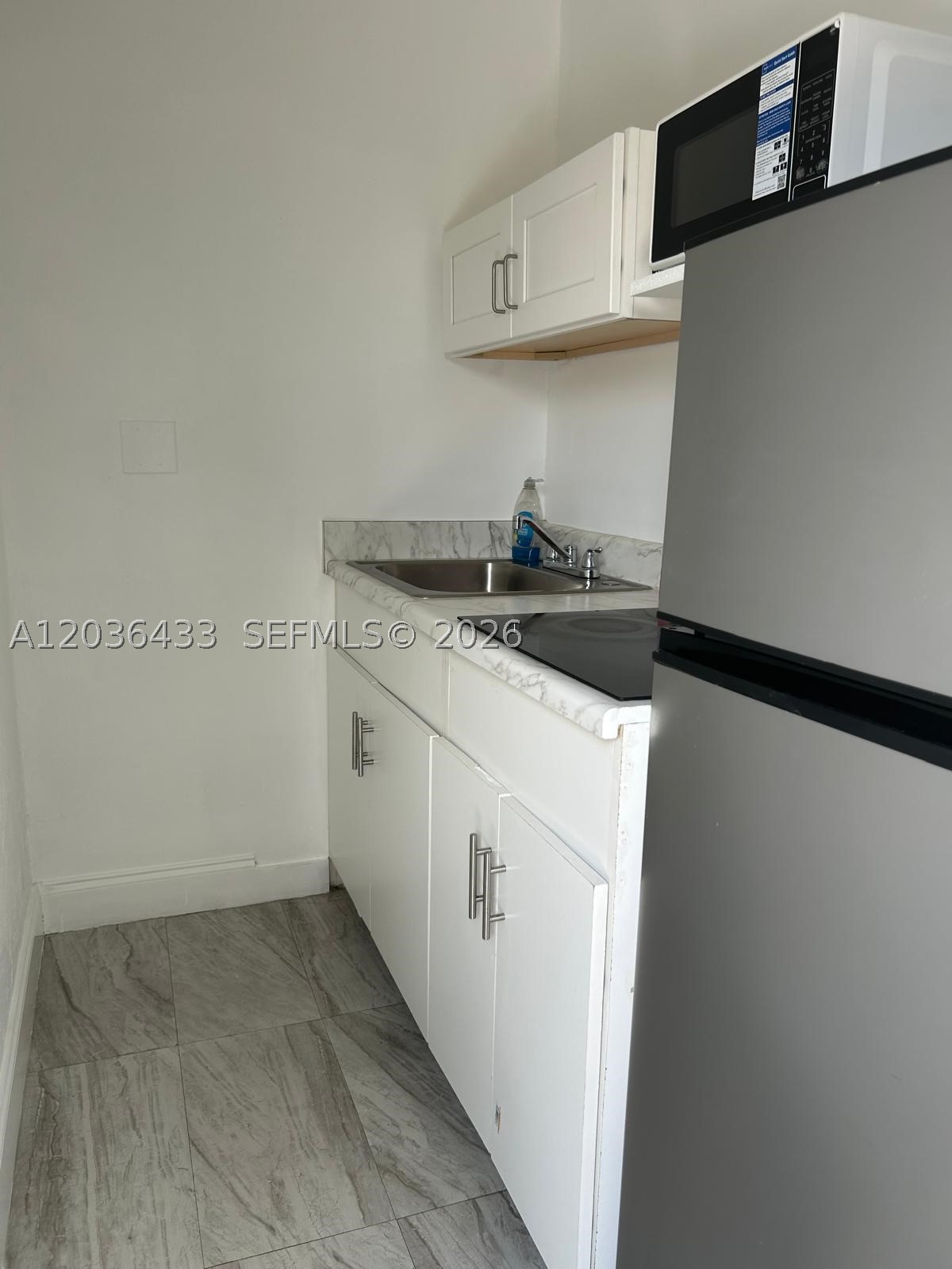 MONACO ESTATES AT KENDALL - Residential Lease