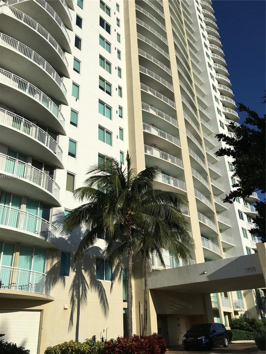 DUO COMDOMINIUM EAST - Residential Lease