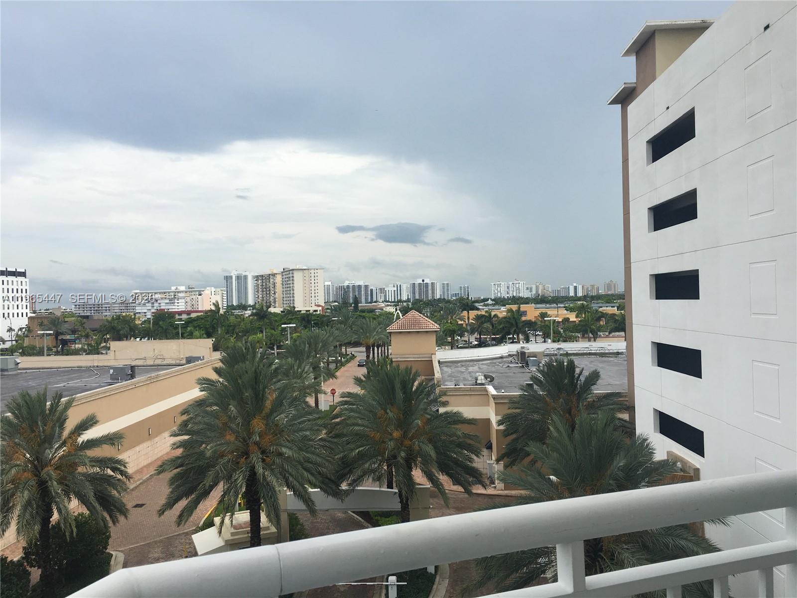 DUO COMDOMINIUM EAST - Residential Lease