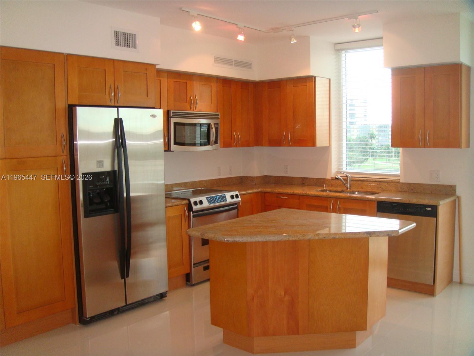 DUO COMDOMINIUM EAST - Residential Lease