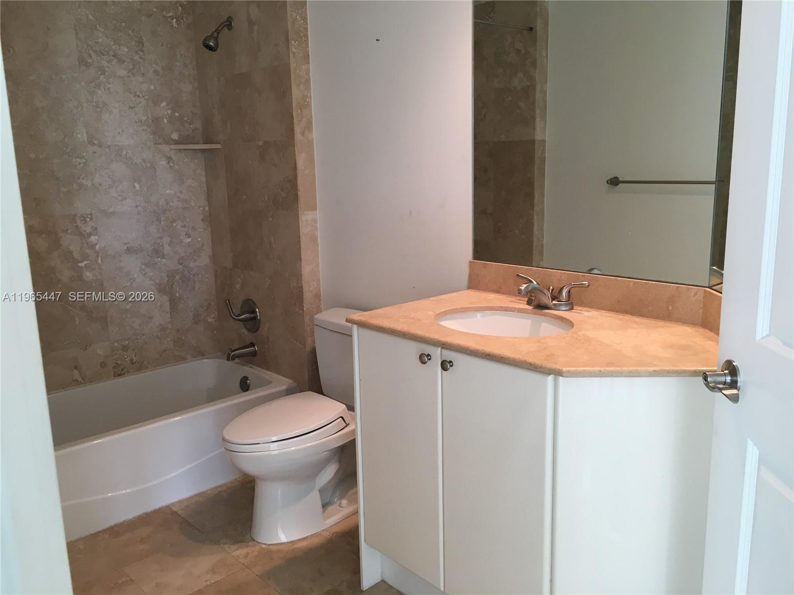 DUO COMDOMINIUM EAST - Residential Lease