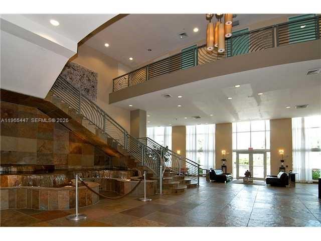 DUO COMDOMINIUM EAST - Residential Lease