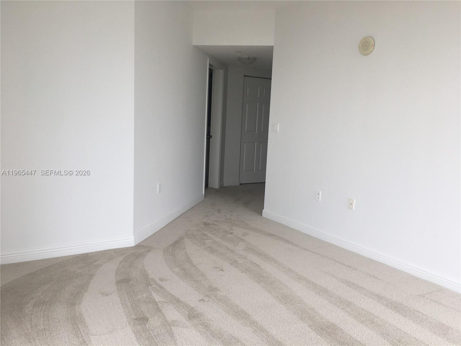 DUO COMDOMINIUM EAST - Residential Lease