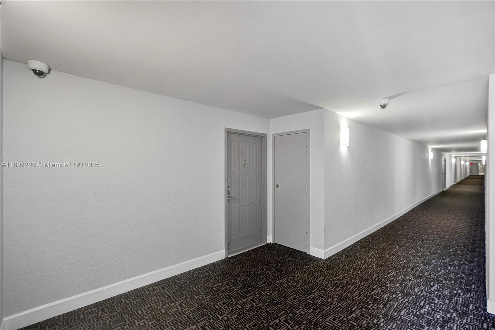 200 LESLIE CONDO - Residential