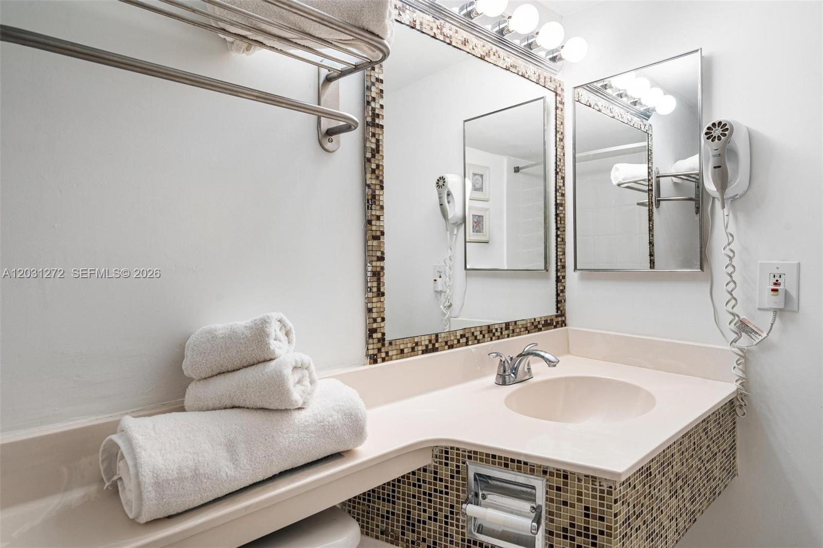 THE AVENTURA BEACH CLUB C - Residential