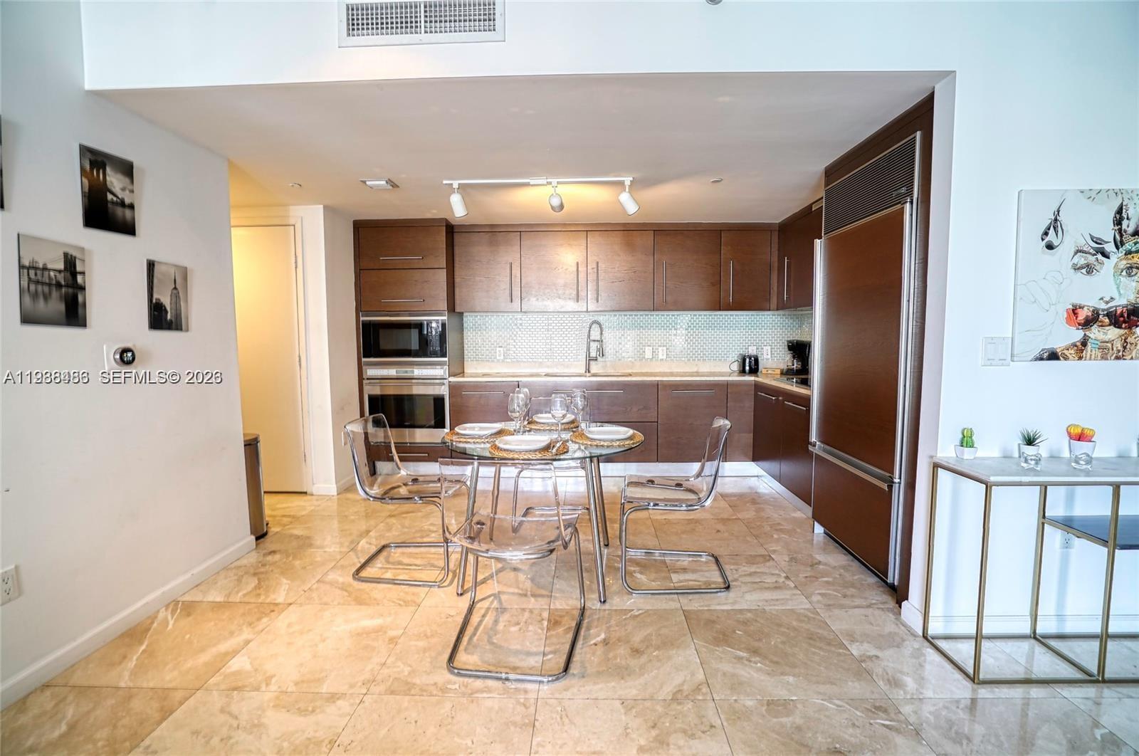 ICON BRICKELL CONDO NO 3 - Residential