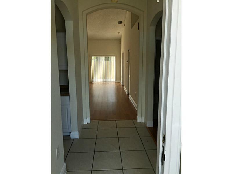 FOREST LAKES COUNTRY GARD - Residential Lease