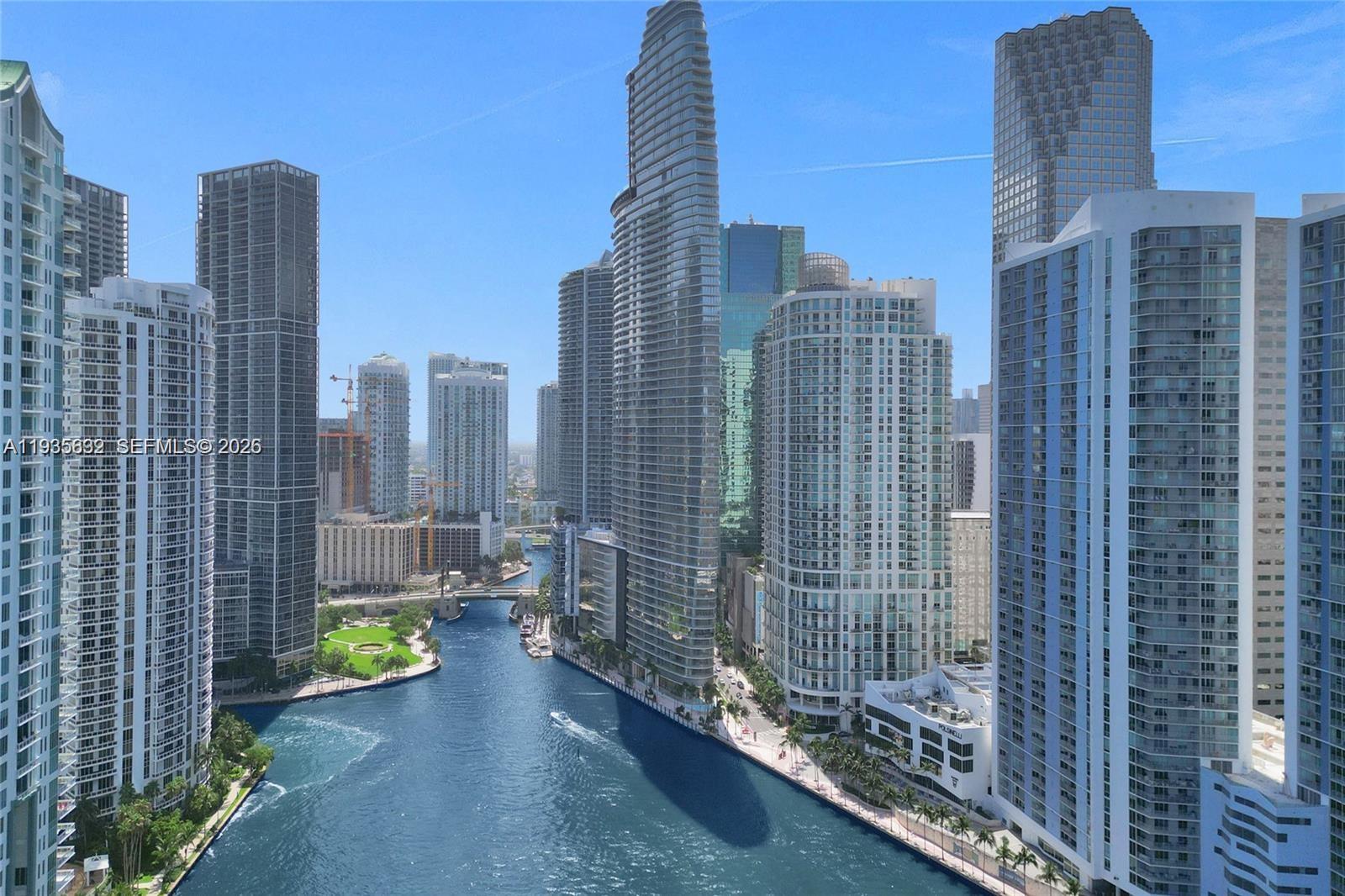 ASTON MARTIN RESIDENCES - Residential