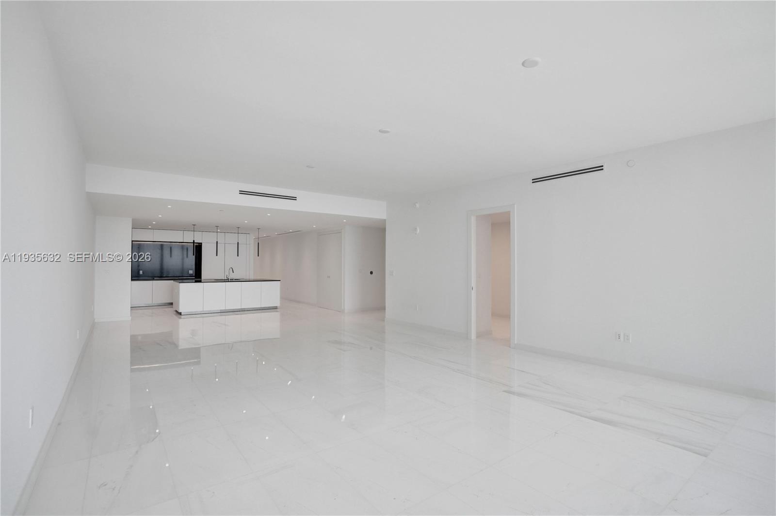 ASTON MARTIN RESIDENCES - Residential
