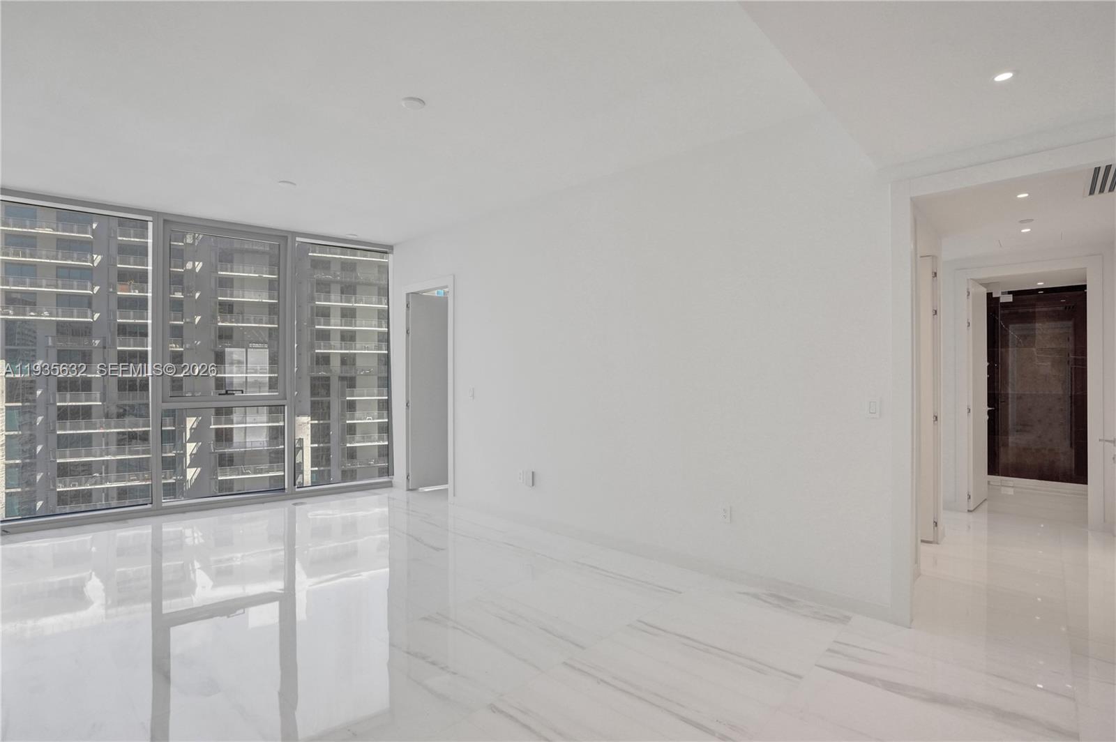 ASTON MARTIN RESIDENCES - Residential