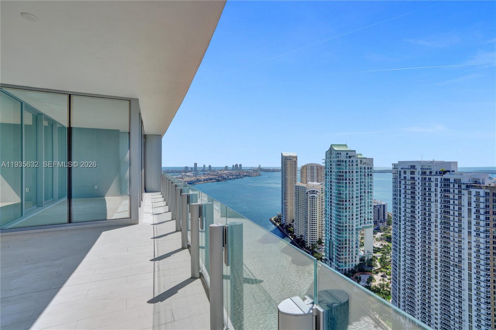 ASTON MARTIN RESIDENCES - Residential