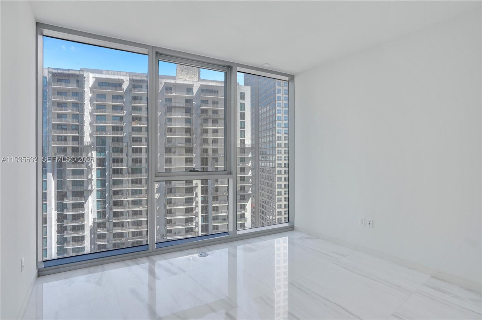 ASTON MARTIN RESIDENCES - Residential