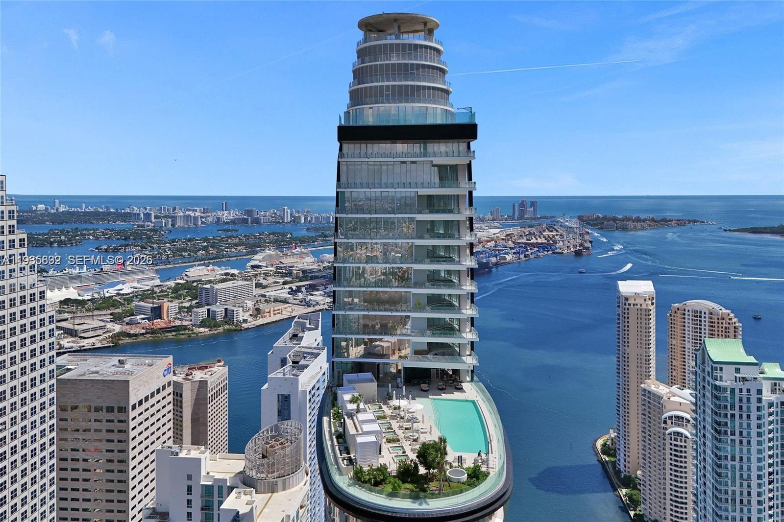 ASTON MARTIN RESIDENCES - Residential