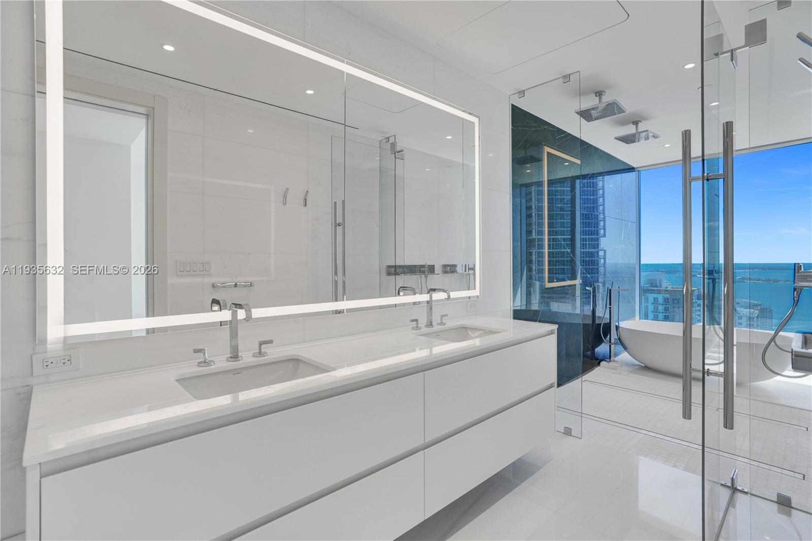 ASTON MARTIN RESIDENCES - Residential