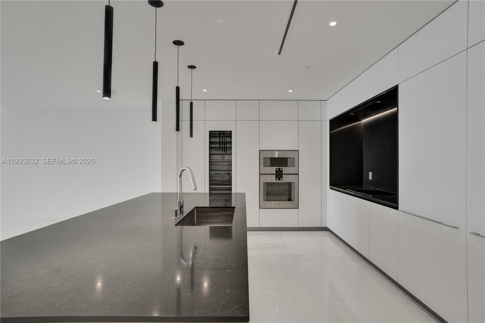 ASTON MARTIN RESIDENCES - Residential