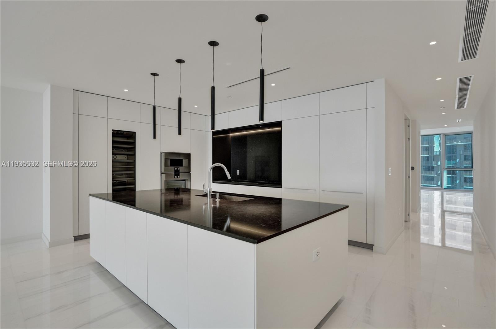 ASTON MARTIN RESIDENCES - Residential