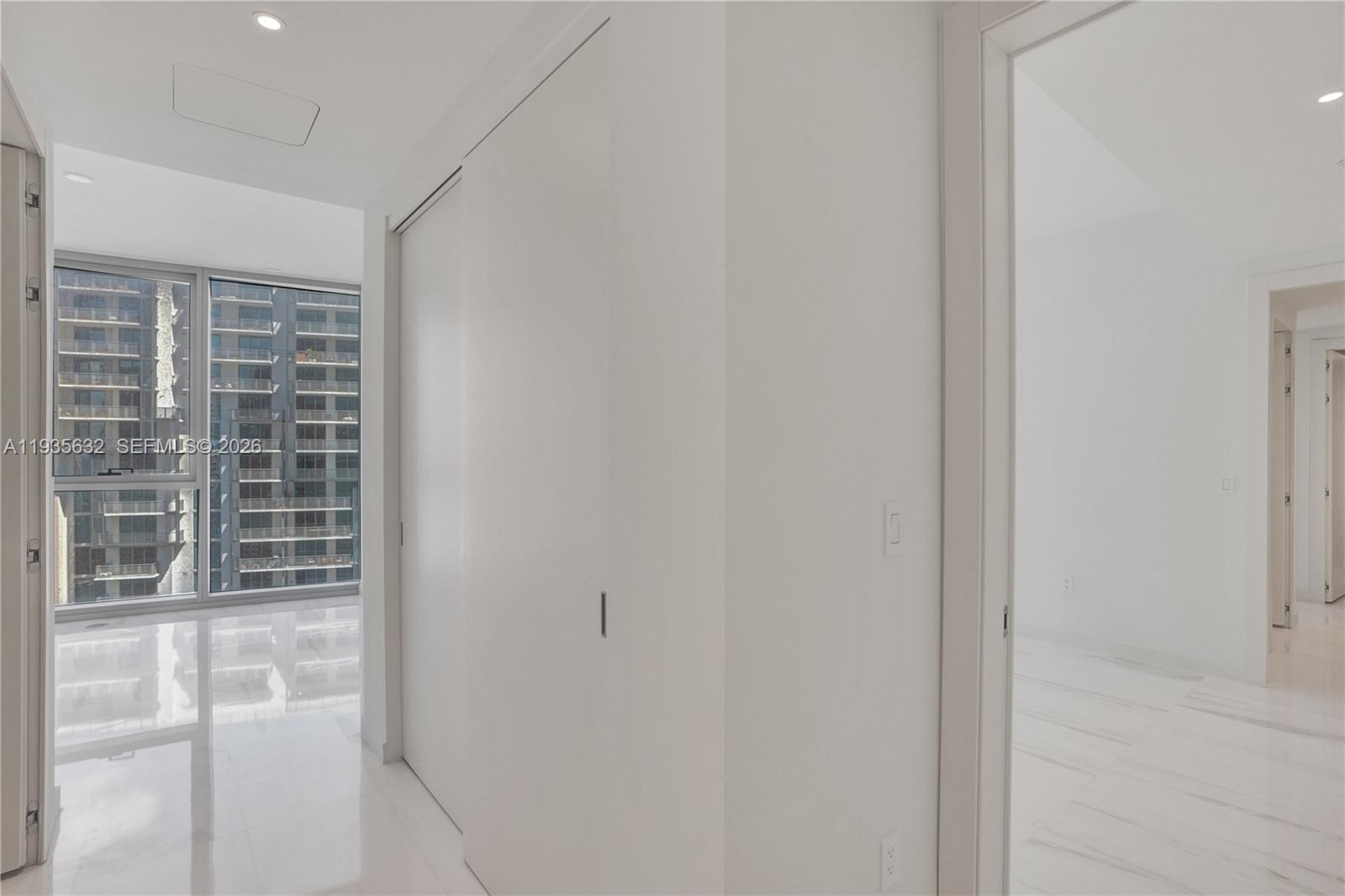 ASTON MARTIN RESIDENCES - Residential