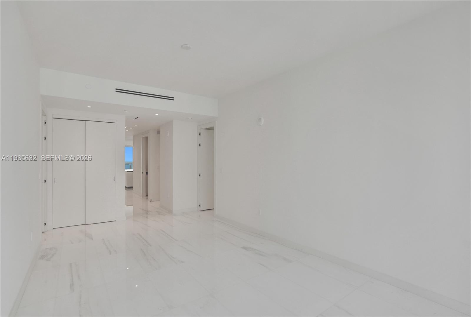 ASTON MARTIN RESIDENCES - Residential