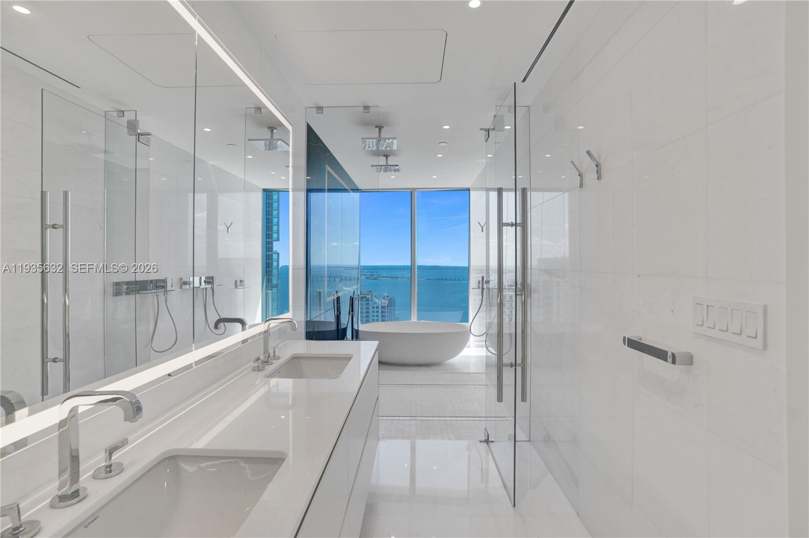 ASTON MARTIN RESIDENCES - Residential