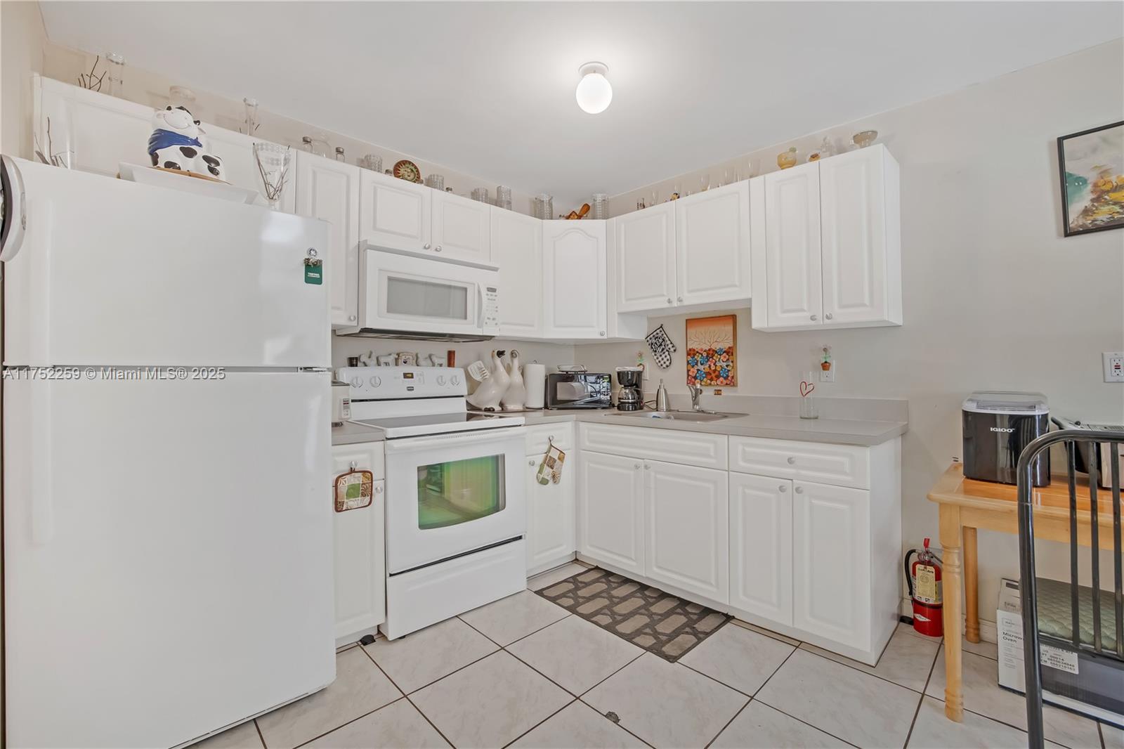 SEAGRAPE VILLAGE CONDO - Residential