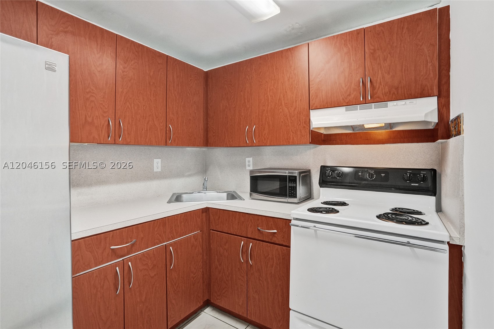 LAS ESTRELLAS CONDO - Residential