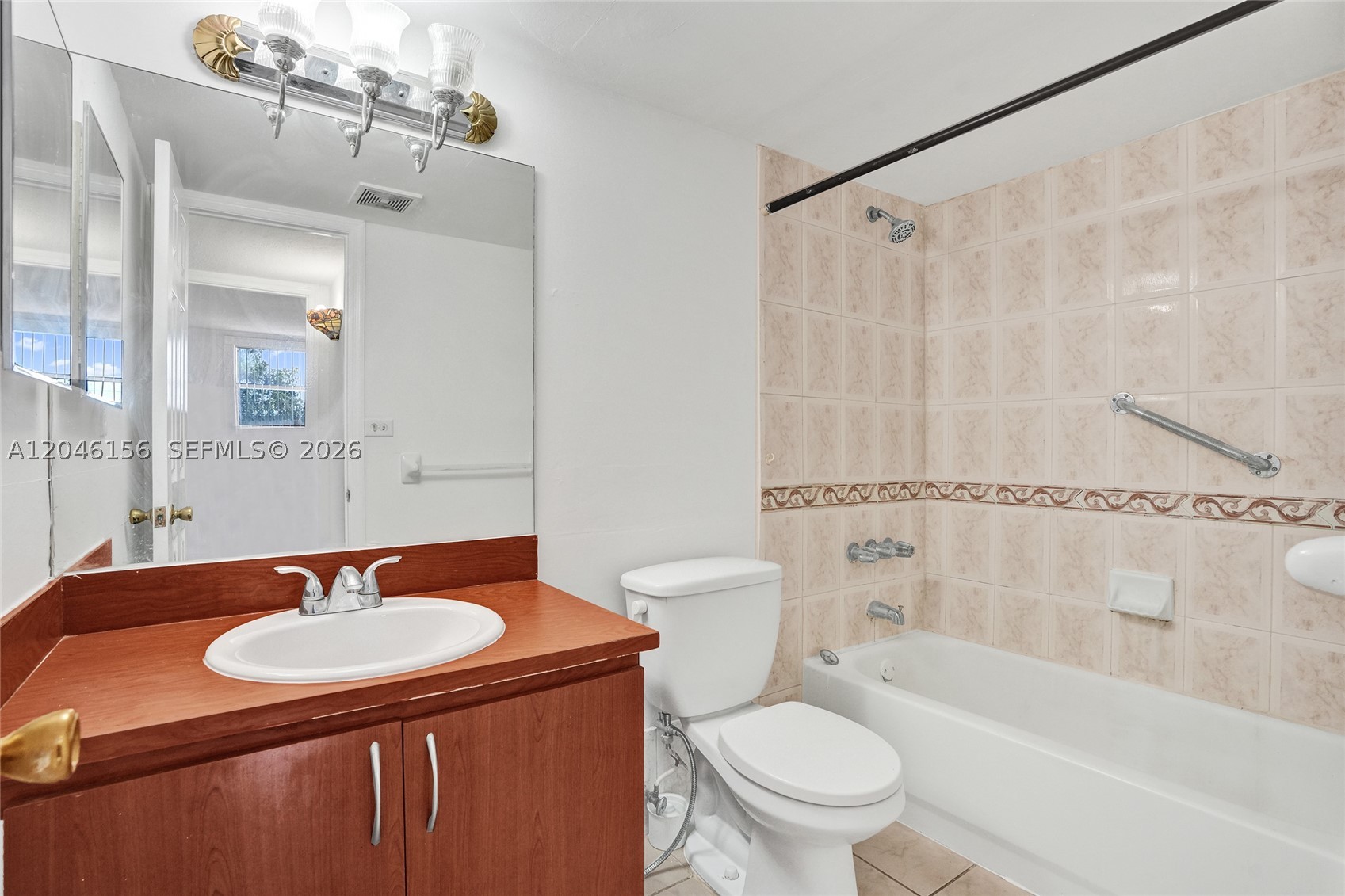 LAS ESTRELLAS CONDO - Residential