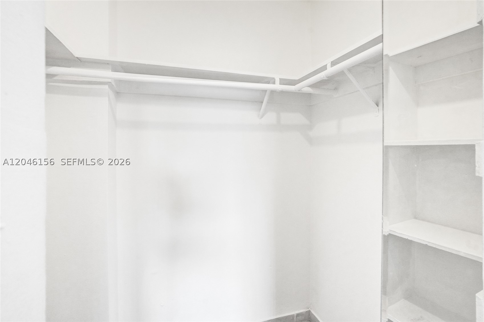 LAS ESTRELLAS CONDO - Residential
