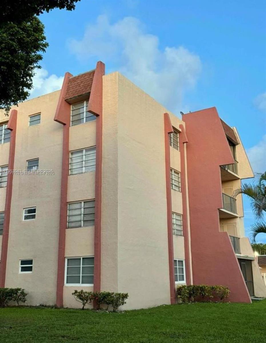 Errors, omissions, changes, withdrawal may occur. *Buyers are advised to independently verify square footage, permits, and property details.