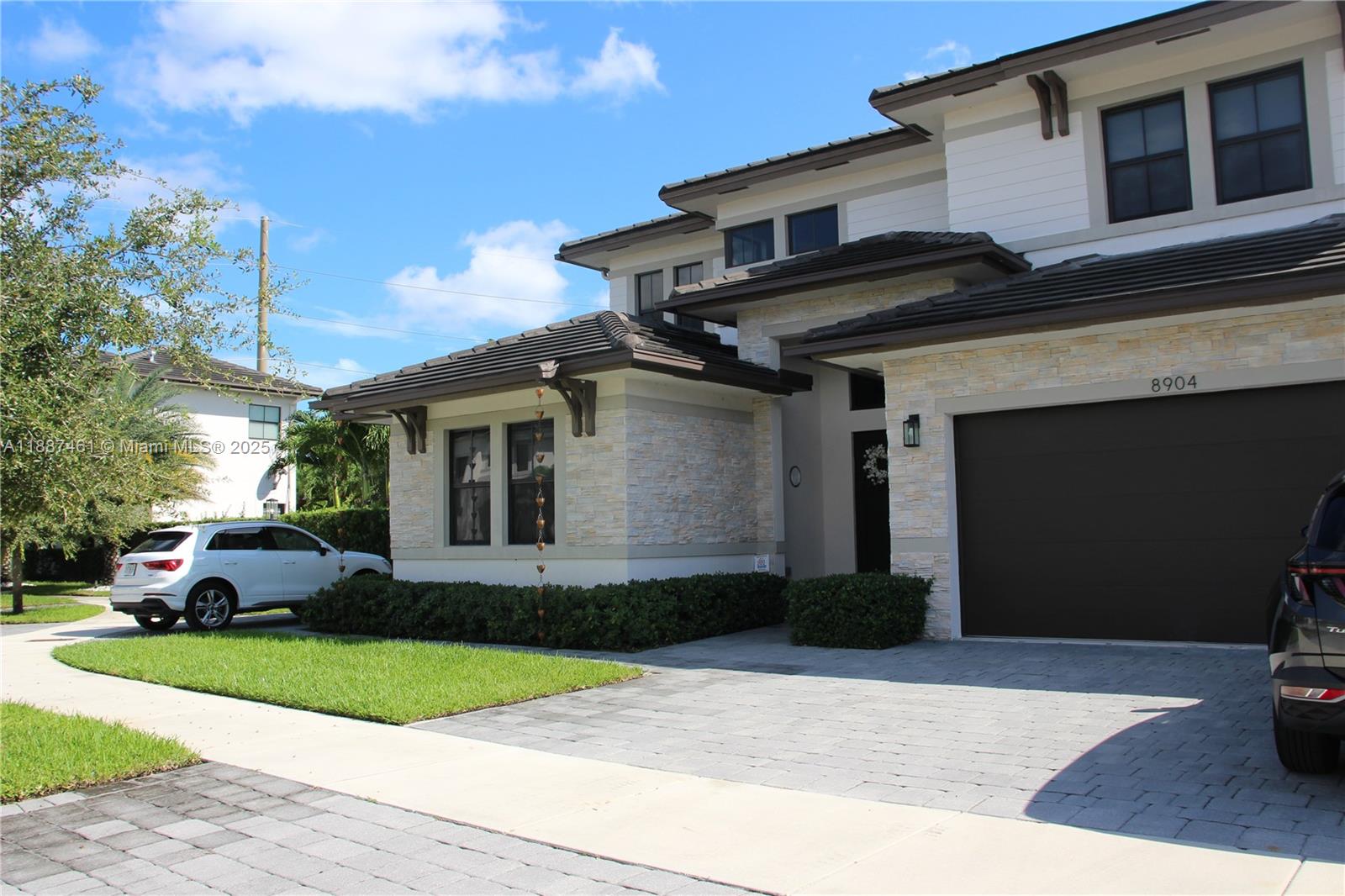 LEGACY GRAND - Residential