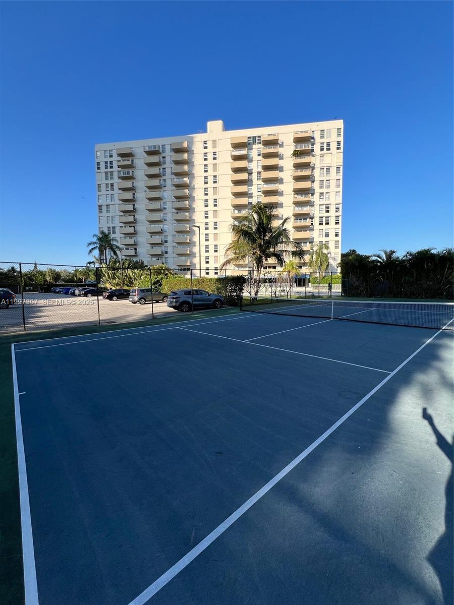 CLIPPER CONDO NO 1 - Residential