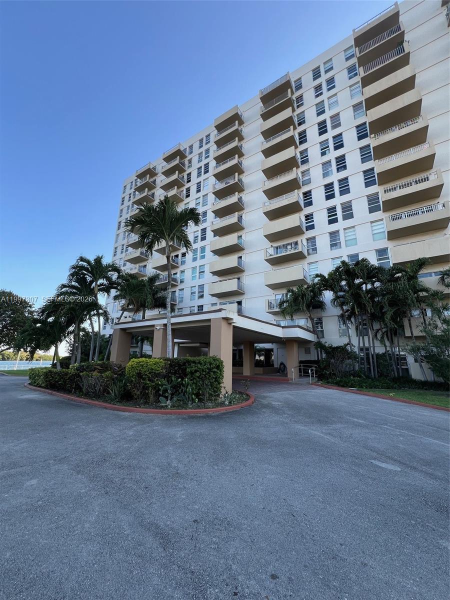 CLIPPER CONDO NO 1 - Residential