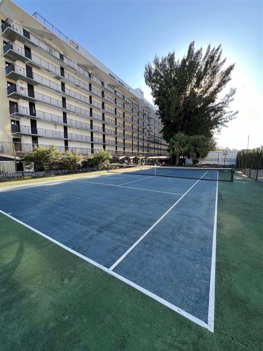 CLIPPER CONDO NO 1 - Residential