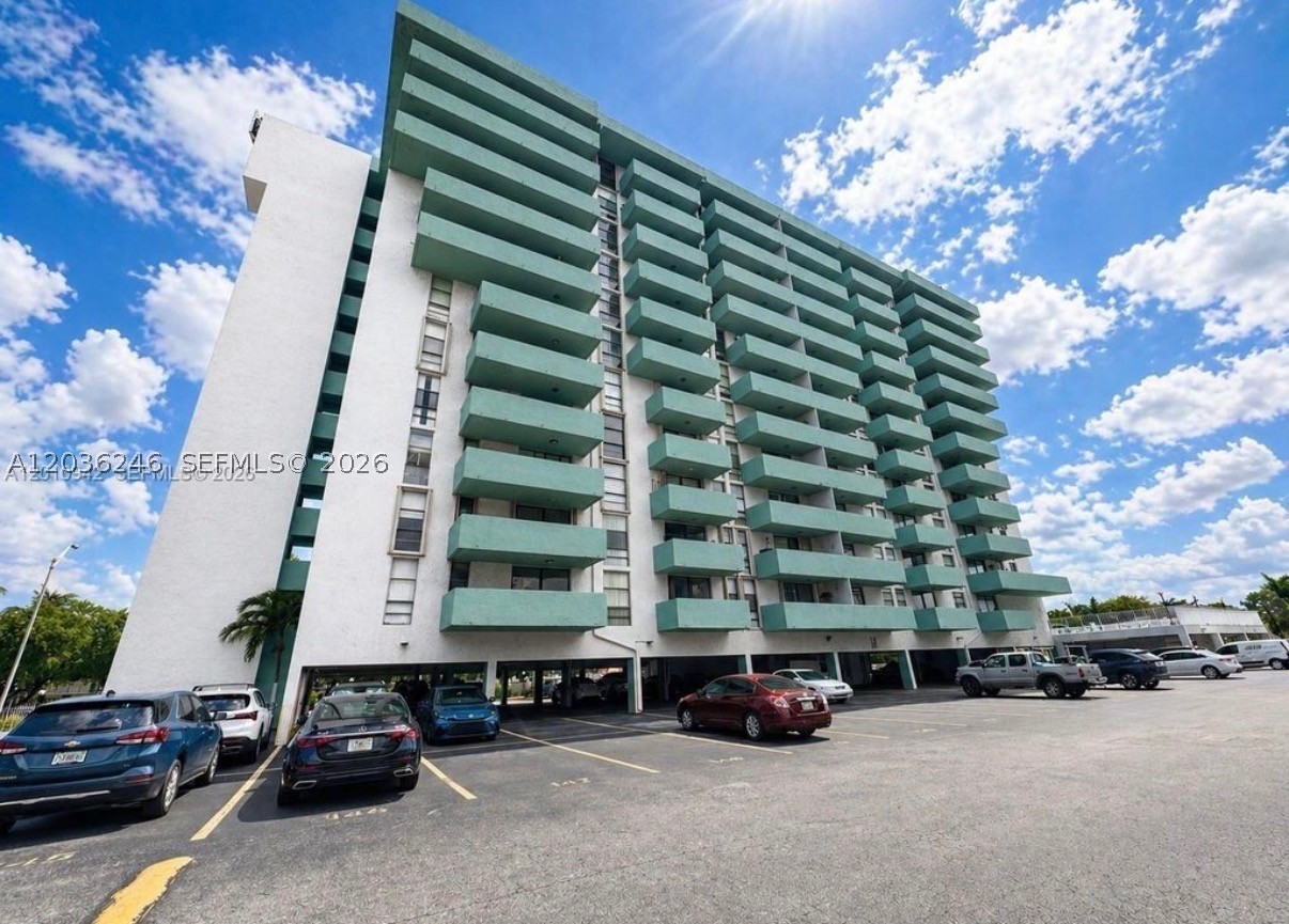 IMPERIAL TERRACES CONDO - Residential
