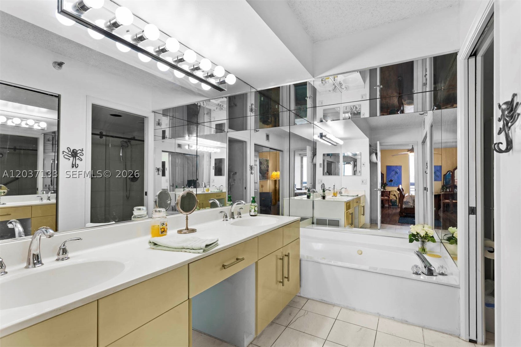 MYSTIC POINTE TOWER 400 C - Residential