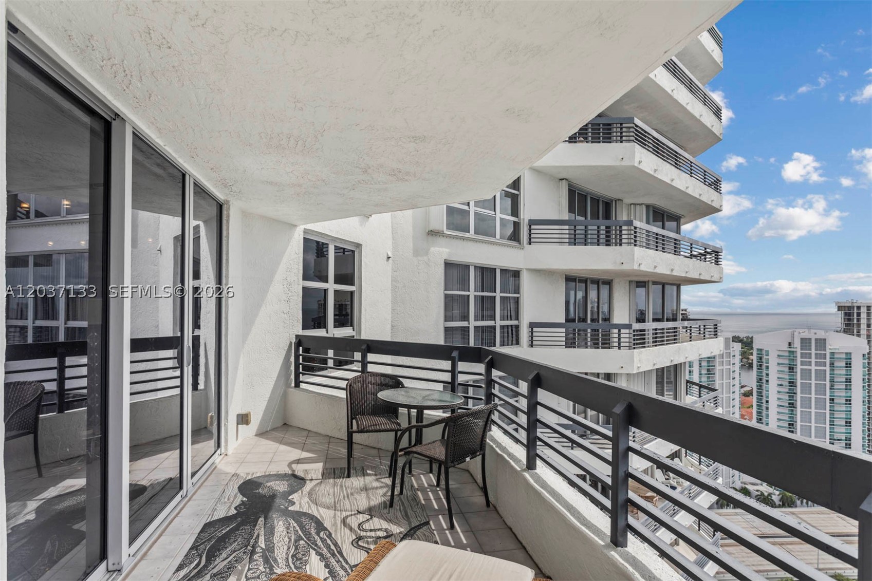 MYSTIC POINTE TOWER 400 C - Residential