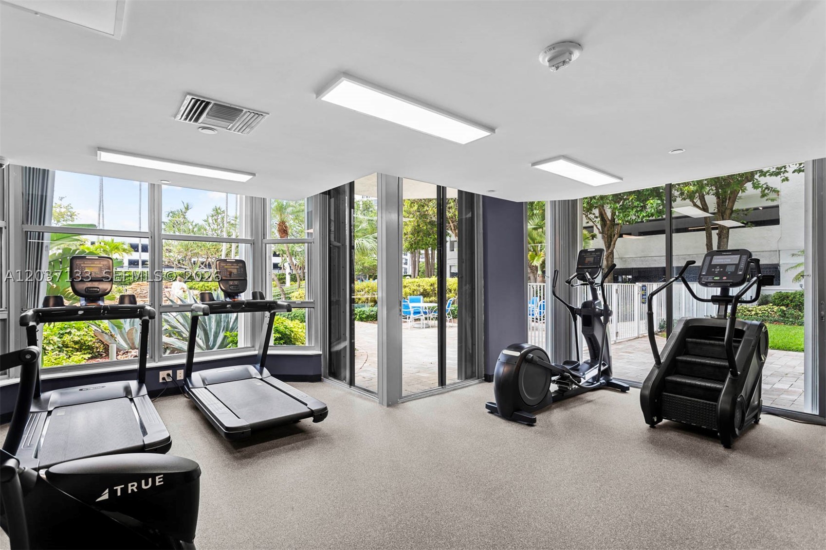 MYSTIC POINTE TOWER 400 C - Residential