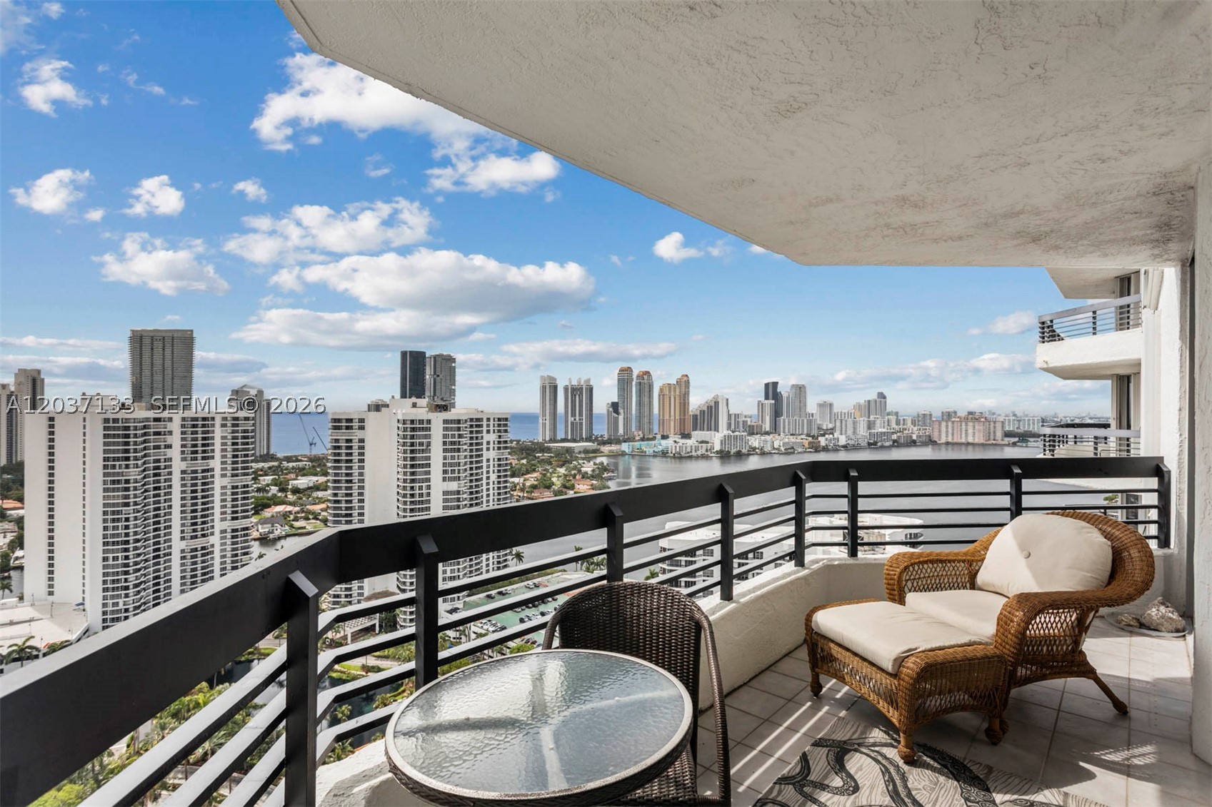 MYSTIC POINTE TOWER 400 C - Residential