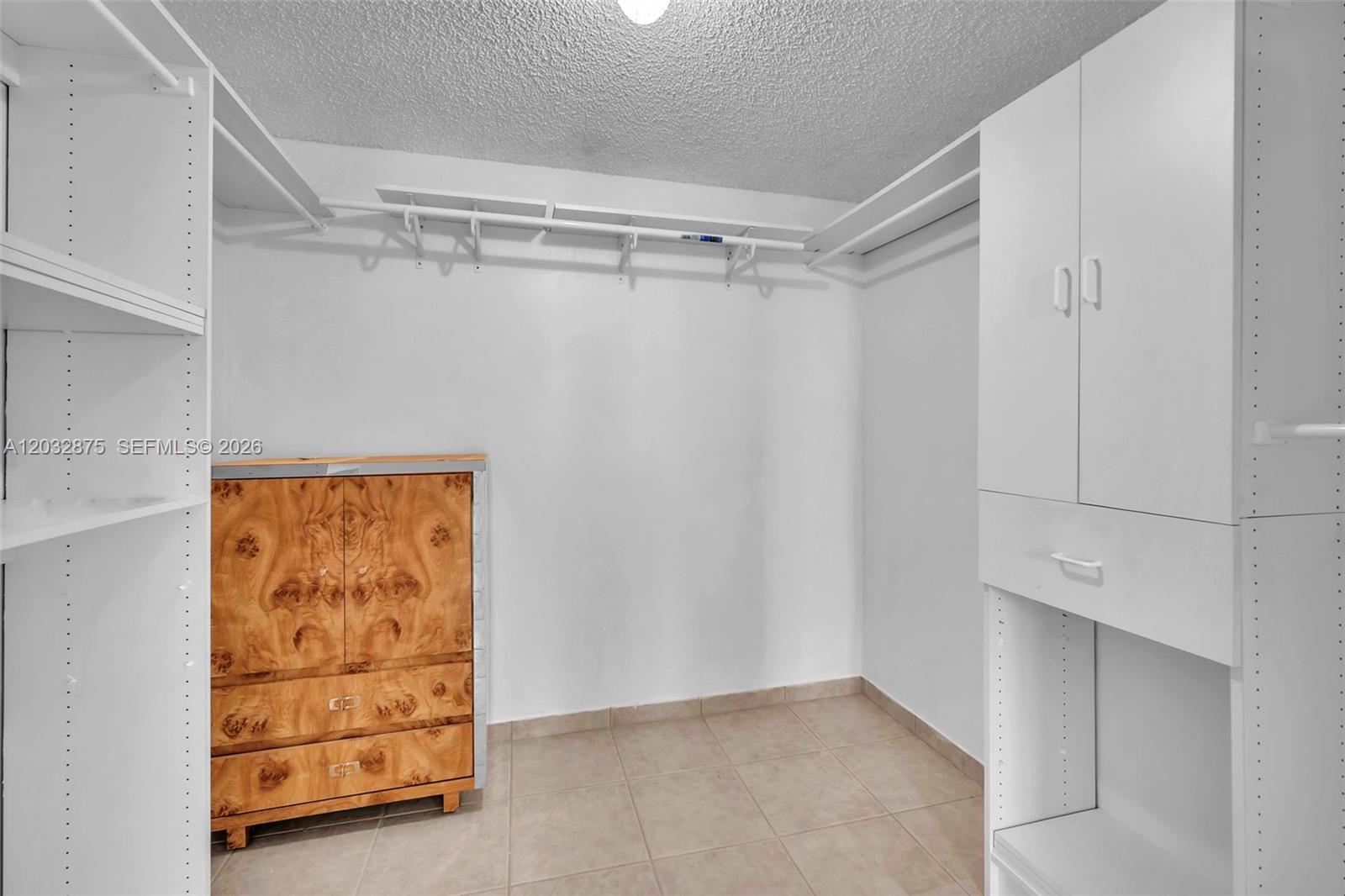 OCEANVIEW PARK CONDO - Residential Lease