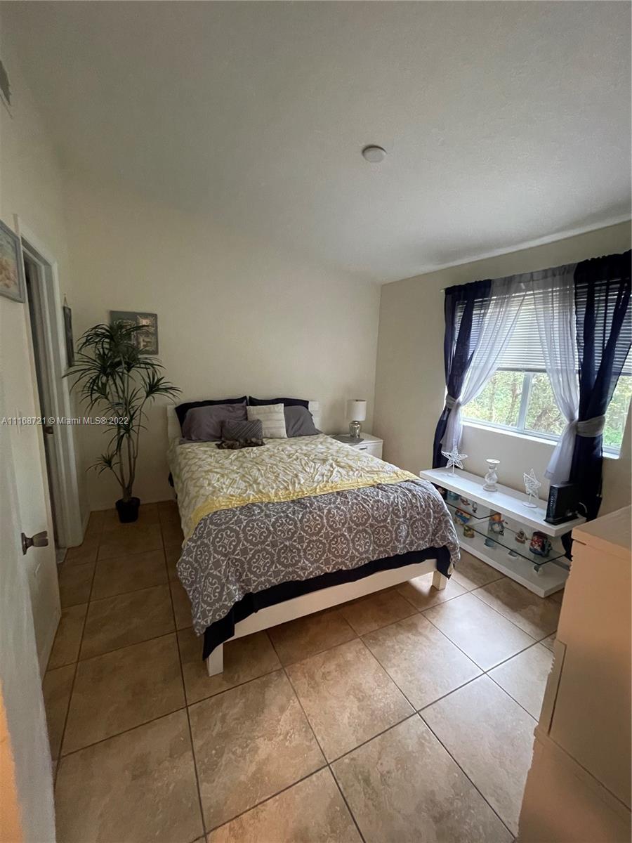 VENETIA GARDENS SOUTH CON - Residential