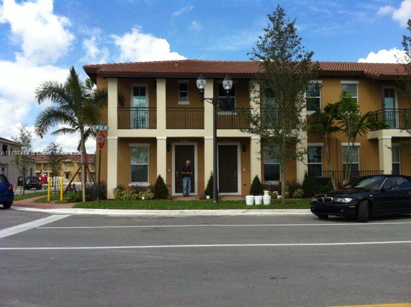 Great location minutes away from I75 and walking distance to restaurants and shopping. Corner unit, tile on 1st Floor and carpet in the second floor, granite countertops, wood cabinets, stainless steel appliances, washer, and dryer. Additional Terrace on the second floor, hurricane impact windows. Beautiful Clubhouse featuring a resort-style pool and a complete fitness center, playground, among other amenities, and pet-friendly community. 24 hours gated community & guard at the entrance