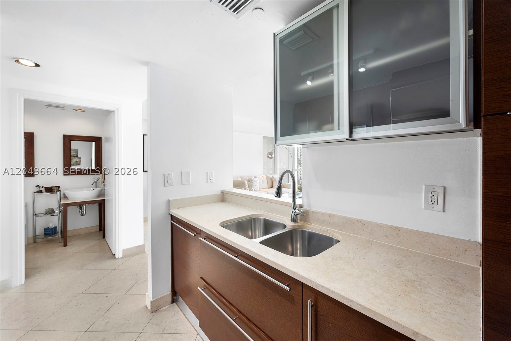 ICON CONDO - Residential Lease