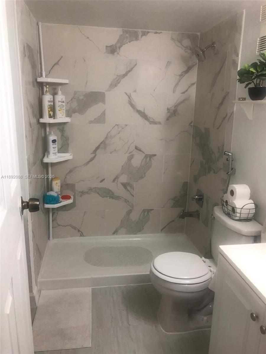PLAZA OF WESTLAND CONDO - Residential